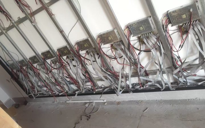 户外 LED 显示屏安装工程