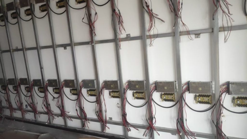 户外 LED 显示屏安装工程 现场实拍（5）